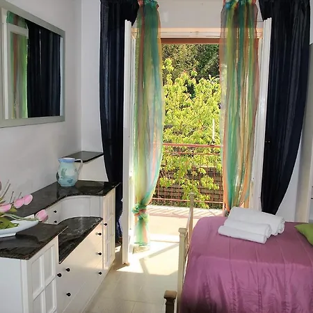 Villa Sleeps 7 Wifi Sperlonga