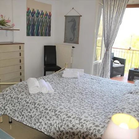 Sleeps 7 Wifi Villa